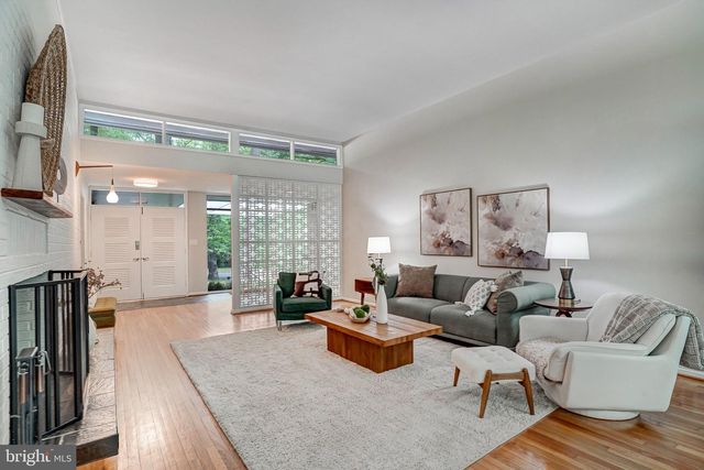 9203 SAINT MARKS PL, Fairfax, VA 22031