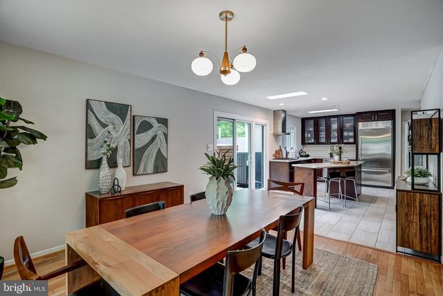 9203 SAINT MARKS PL, Fairfax, VA 22031