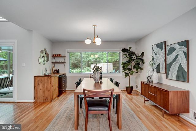 9203 SAINT MARKS PL, Fairfax, VA 22031
