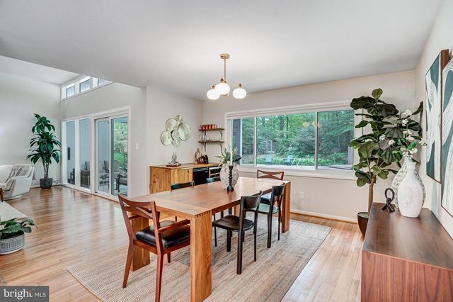 9203 SAINT MARKS PL, Fairfax, VA 22031