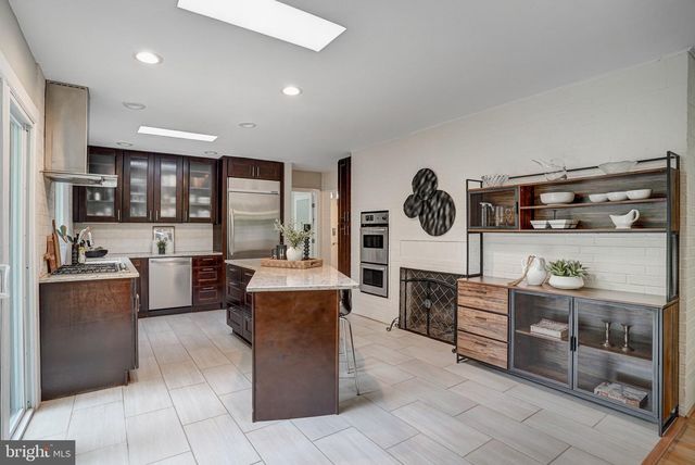 9203 SAINT MARKS PL, Fairfax, VA 22031