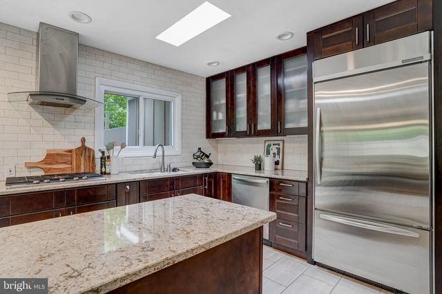 9203 SAINT MARKS PL, Fairfax, VA 22031