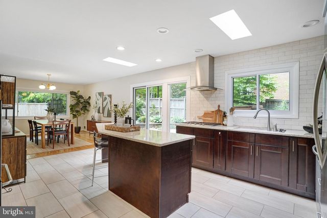 9203 SAINT MARKS PL, Fairfax, VA 22031