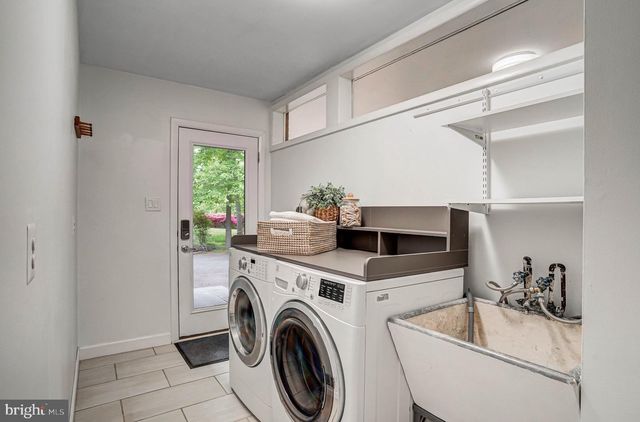 9203 SAINT MARKS PL, Fairfax, VA 22031