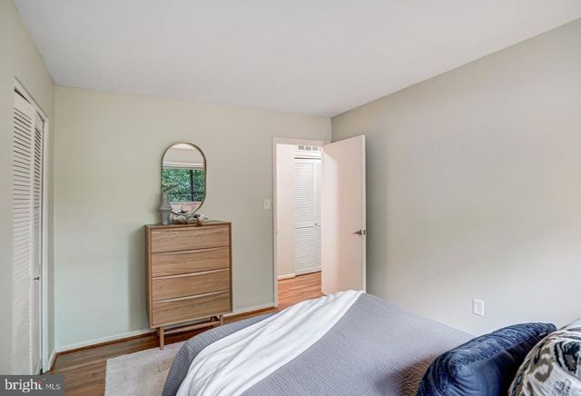 9203 SAINT MARKS PL, Fairfax, VA 22031