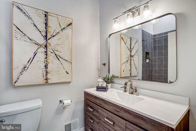 9203 SAINT MARKS PL, Fairfax, VA 22031