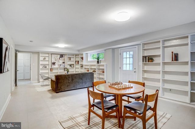 9203 SAINT MARKS PL, Fairfax, VA 22031