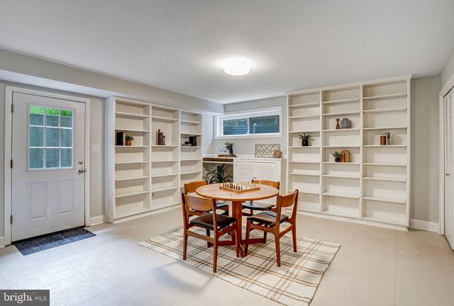 9203 SAINT MARKS PL, Fairfax, VA 22031