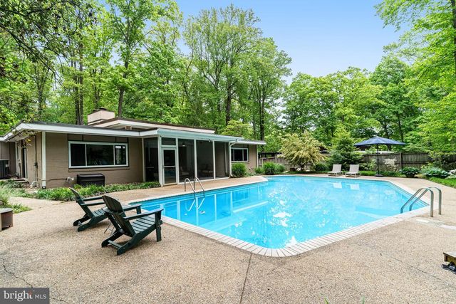 9203 SAINT MARKS PL, Fairfax, VA 22031