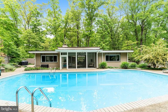 9203 SAINT MARKS PL, Fairfax, VA 22031