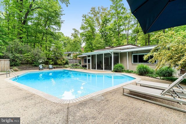 9203 SAINT MARKS PL, Fairfax, VA 22031