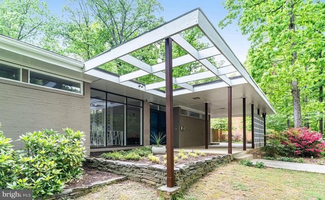 9203 SAINT MARKS PL, Fairfax, VA 22031