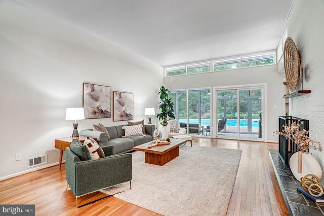 9203 SAINT MARKS PL, Fairfax, VA 22031