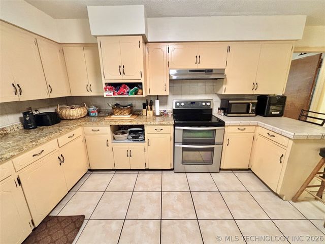 40497 S County Road 4460, Stigler, OK 74462