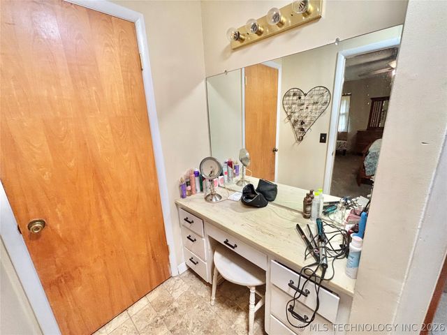 40497 S County Road 4460, Stigler, OK 74462