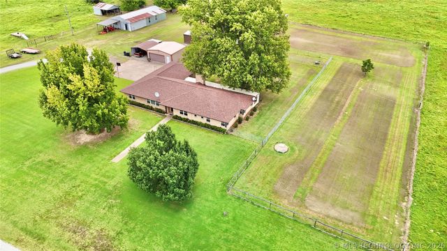 40497 S County Road 4460, Stigler, OK 74462