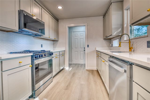 2305 Fenestra Drive, Dallas, TX 75228