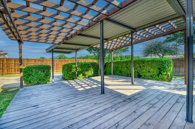 2305 Fenestra Drive, Dallas, TX 75228