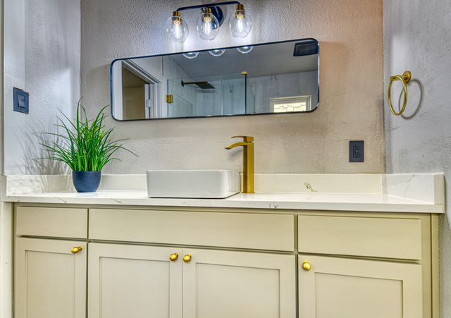 2305 Fenestra Drive, Dallas, TX 75228