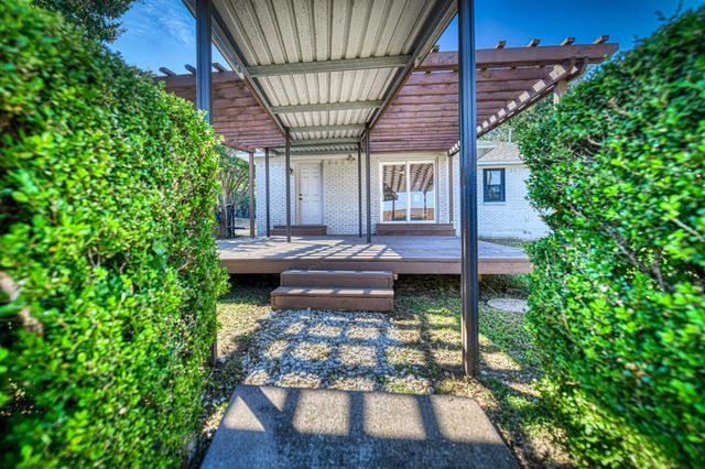 2305 Fenestra Drive, Dallas, TX 75228