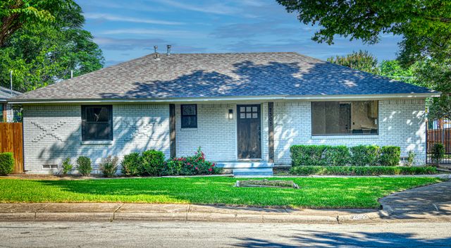2305 Fenestra Drive, Dallas, TX 75228