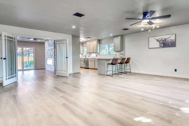 2305 Fenestra Drive, Dallas, TX 75228