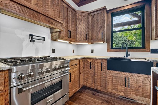 260 Misty Valley Lane, Ellijay, GA 30536