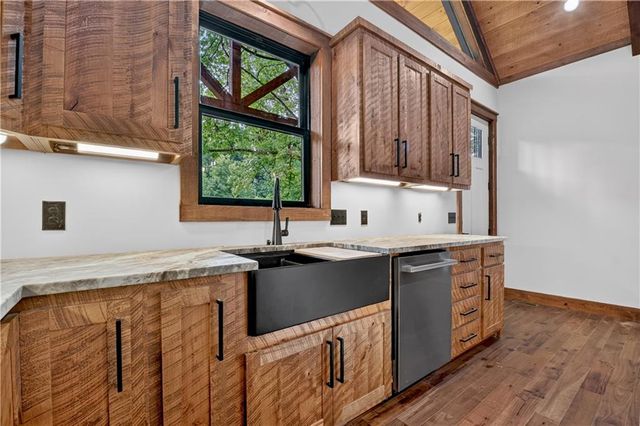 260 Misty Valley Lane, Ellijay, GA 30536