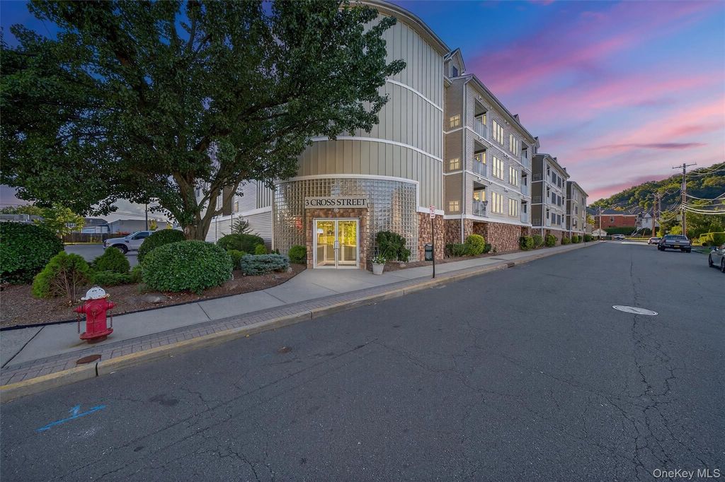 3 Cross Street 302, Suffern, NY 10901