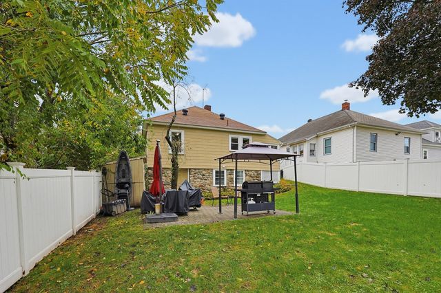 139 Massachusetts Ave, North Andover, MA 01845