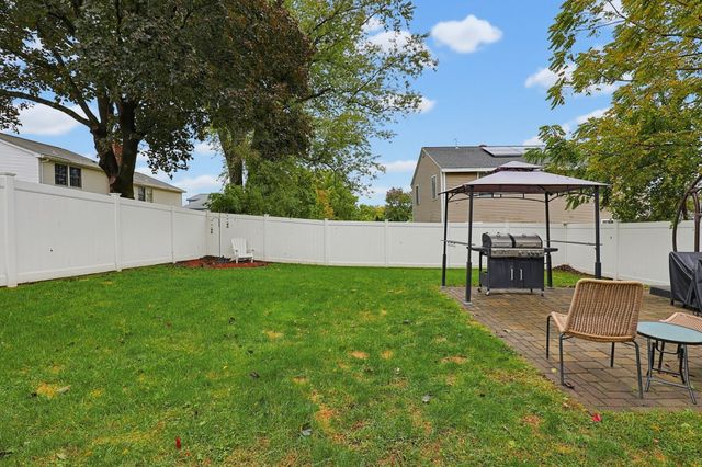 139 Massachusetts Ave, North Andover, MA 01845