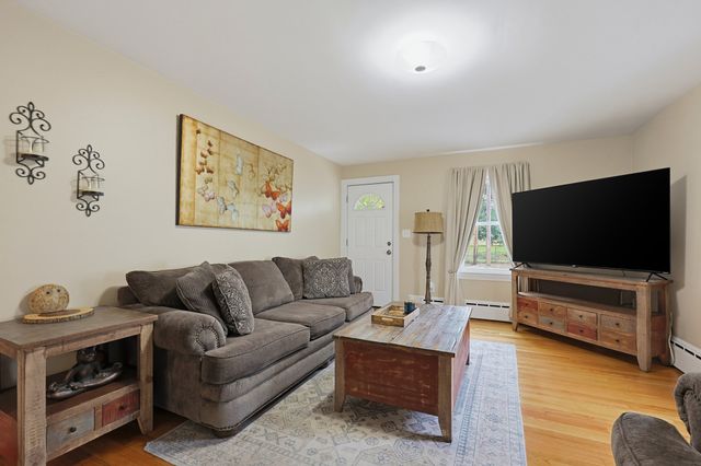 139 Massachusetts Ave, North Andover, MA 01845