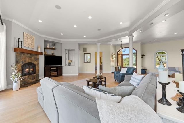 6881 Sagittarius Dr, Placerville, CA 95667