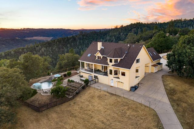 6881 Sagittarius Dr, Placerville, CA 95667