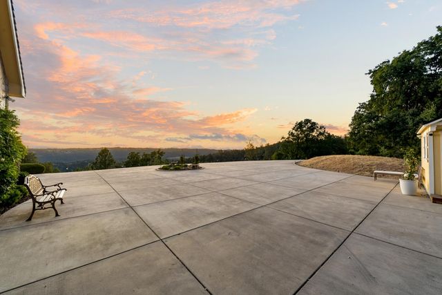 6881 Sagittarius Dr, Placerville, CA 95667