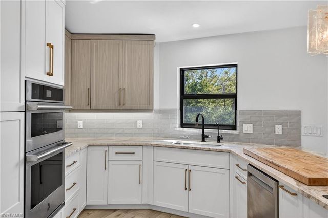 1666 Middle Gulf DR, Sanibel, FL 33957