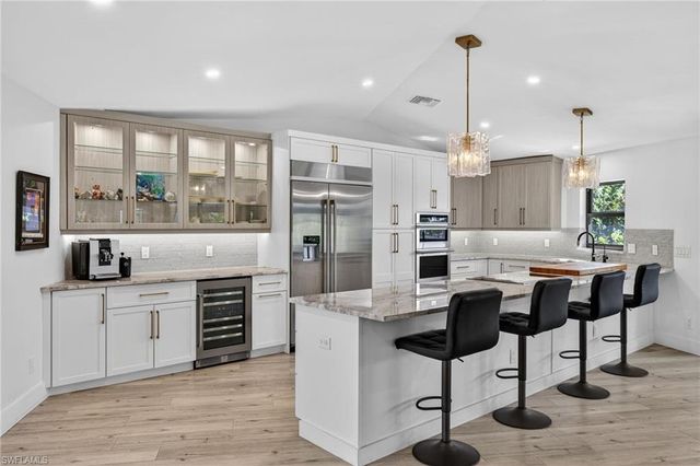 1666 Middle Gulf DR, Sanibel, FL 33957