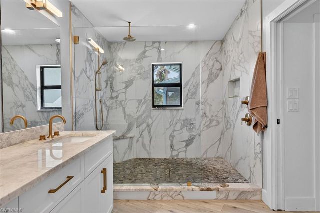 1666 Middle Gulf DR, Sanibel, FL 33957