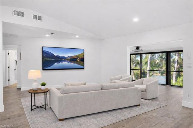 1666 Middle Gulf DR, Sanibel, FL 33957