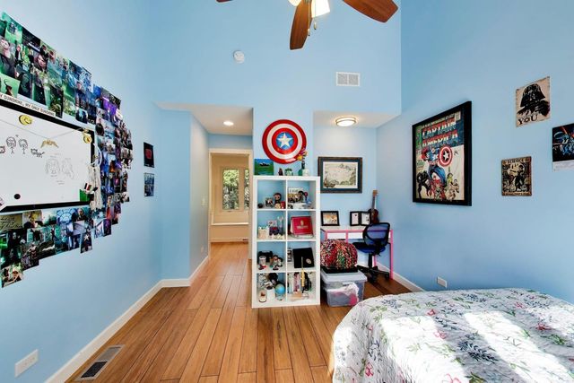 1216 E Mayfair Road, Arlington Heights, IL 60004