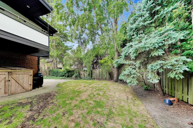 1216 E Mayfair Road, Arlington Heights, IL 60004