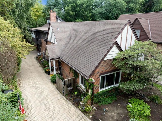 1216 E Mayfair Road, Arlington Heights, IL 60004