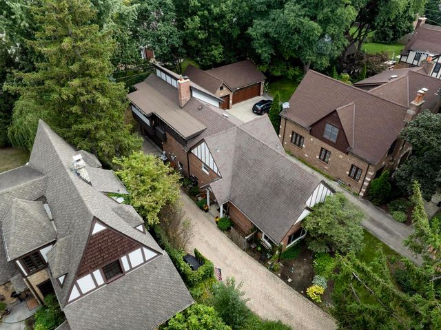 1216 E Mayfair Road, Arlington Heights, IL 60004