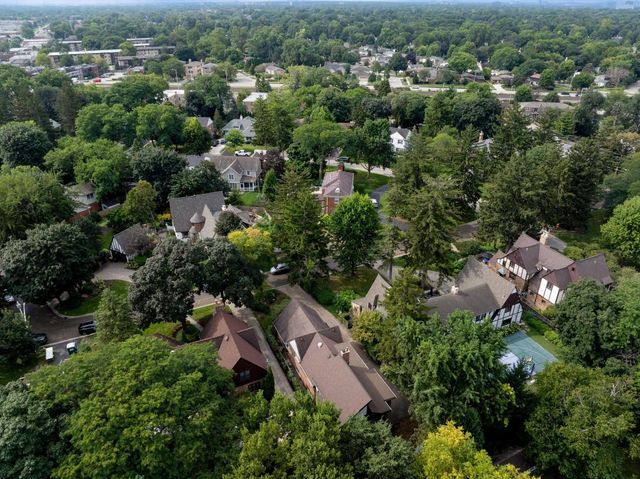 1216 E Mayfair Road, Arlington Heights, IL 60004