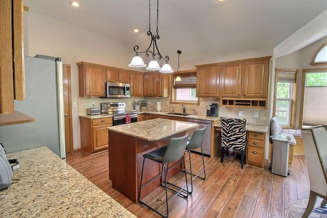 12318 E Lincoln Ct, Wichita, KS 67207