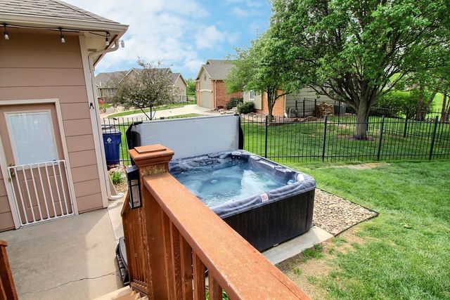 12318 E Lincoln Ct, Wichita, KS 67207