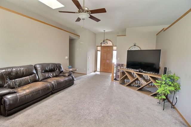 12318 E Lincoln Ct, Wichita, KS 67207