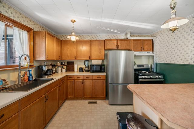 2271 Main St, Warren, MA 01092