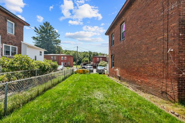 2271 Main St, Warren, MA 01092