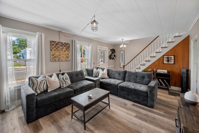 2271 Main St, Warren, MA 01092
